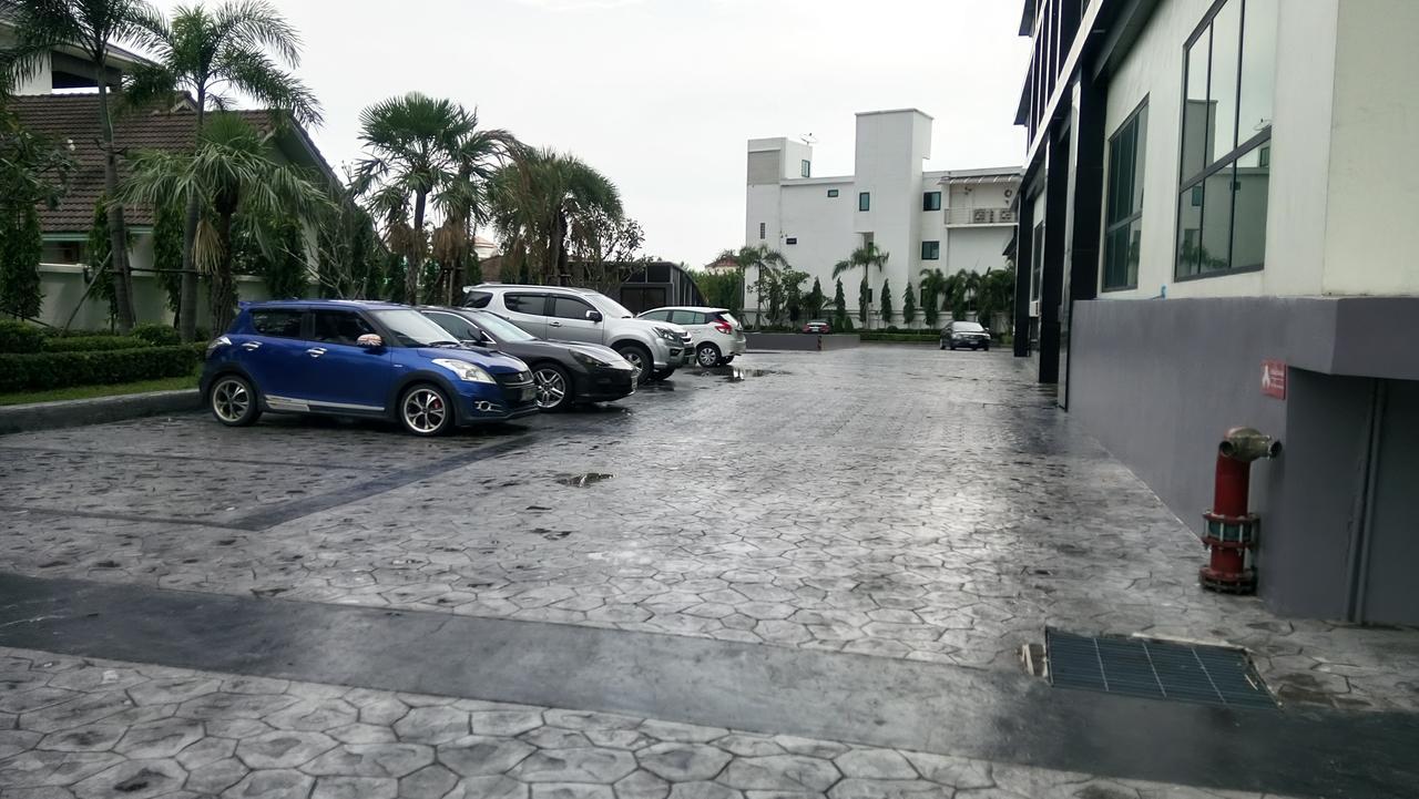 Dusit Grand Condo View Jomtien Beach Exterior photo